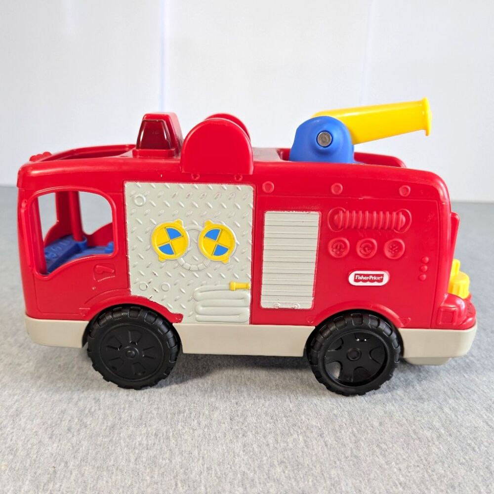 Fisher-Price Little People Red Fire Truck Preschool Vehicle FMN98 2016
